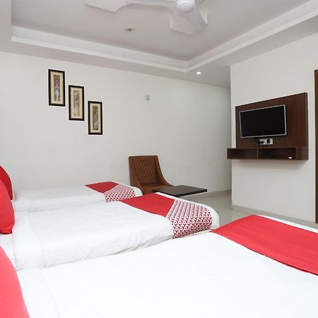 Super Capital O Levanti Near Aravali Biodiversity Park Гургаон Екстериор снимка