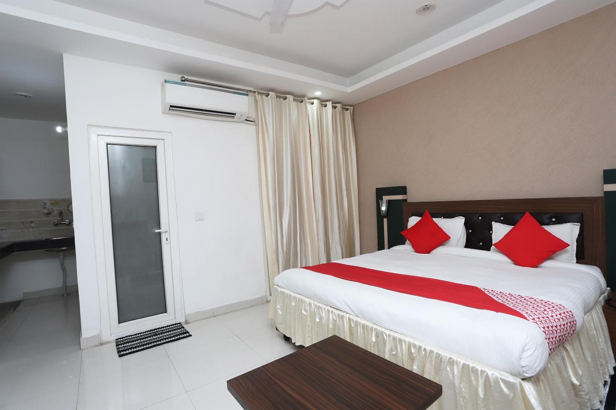 Super Capital O Levanti Near Aravali Biodiversity Park Гургаон Екстериор снимка