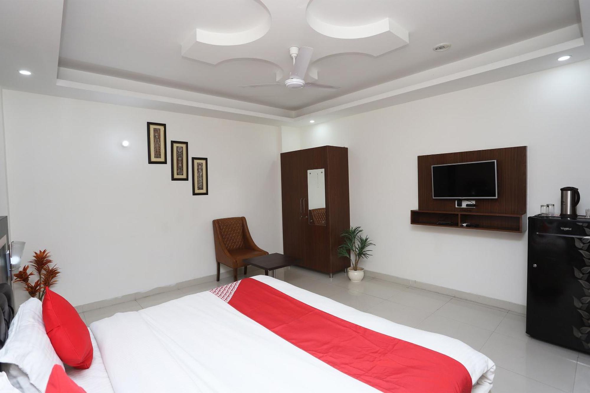 Super Capital O Levanti Near Aravali Biodiversity Park Гургаон Екстериор снимка